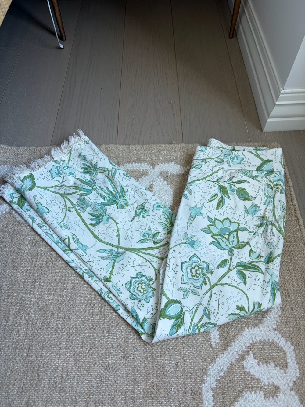 Spartina 449 White Crop Pants with Green Floral Print